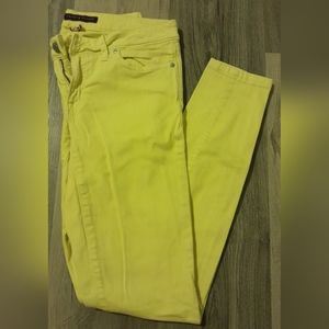 Perfect Tommy Jeans for Spring!